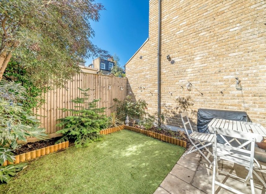 Properties for sale in Blythe Hill Lane - SE6 4UF view6