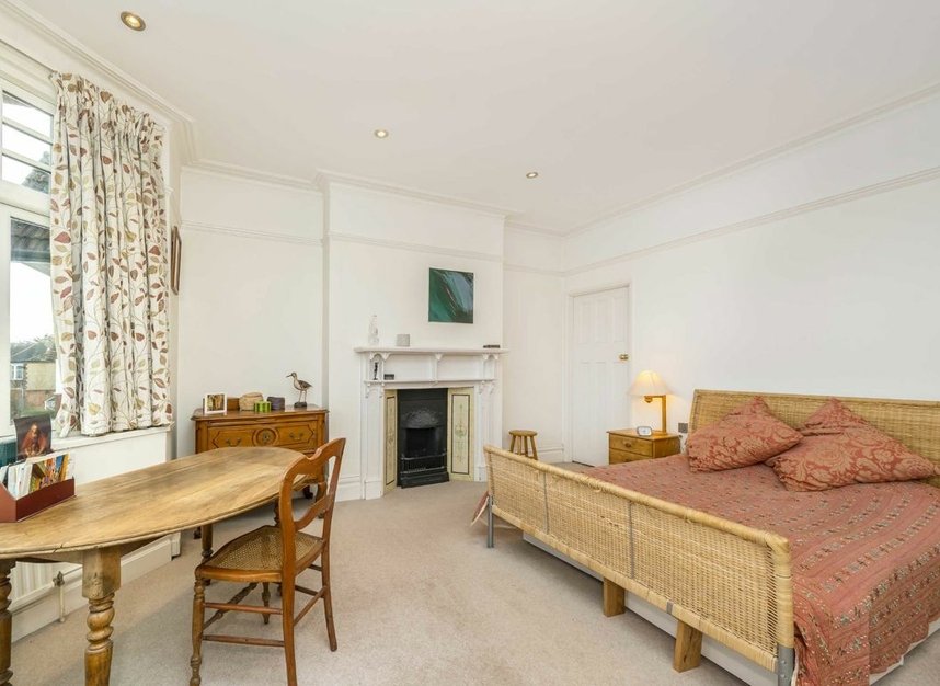 Properties for sale in Boileau Road - W5 3AL view8