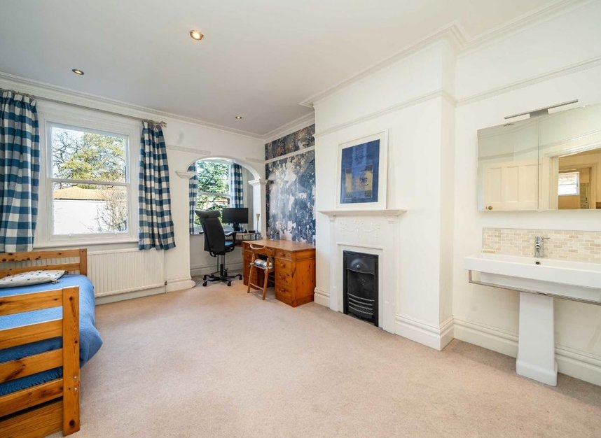 Properties for sale in Boileau Road - W5 3AL view9