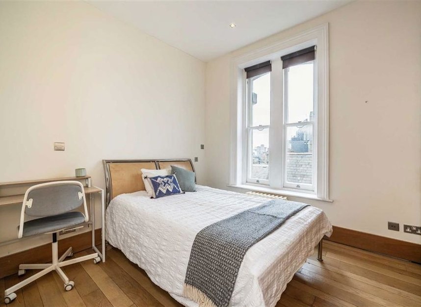 Properties for sale in Borough High Street - SE1 1XU view6