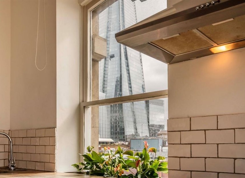 Properties for sale in Borough High Street - SE1 1XU view9