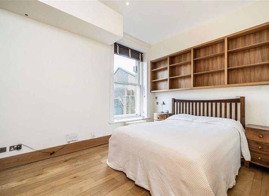 Properties for sale in Borough High Street - SE1 1XU view5