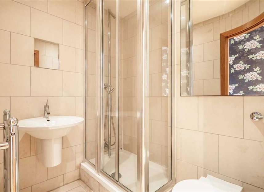 Properties for sale in Borough High Street - SE1 1XU view8