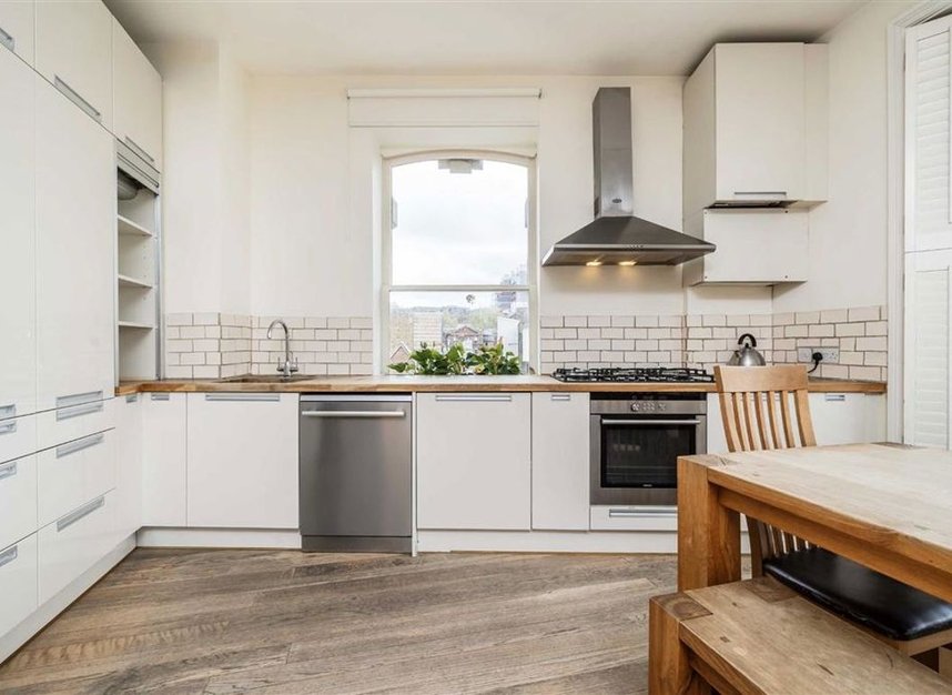 Properties for sale in Borough High Street - SE1 1XU view4
