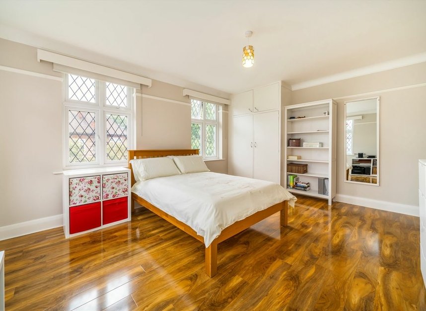 Properties for sale in Boston Gardens - TW8 9LS view10