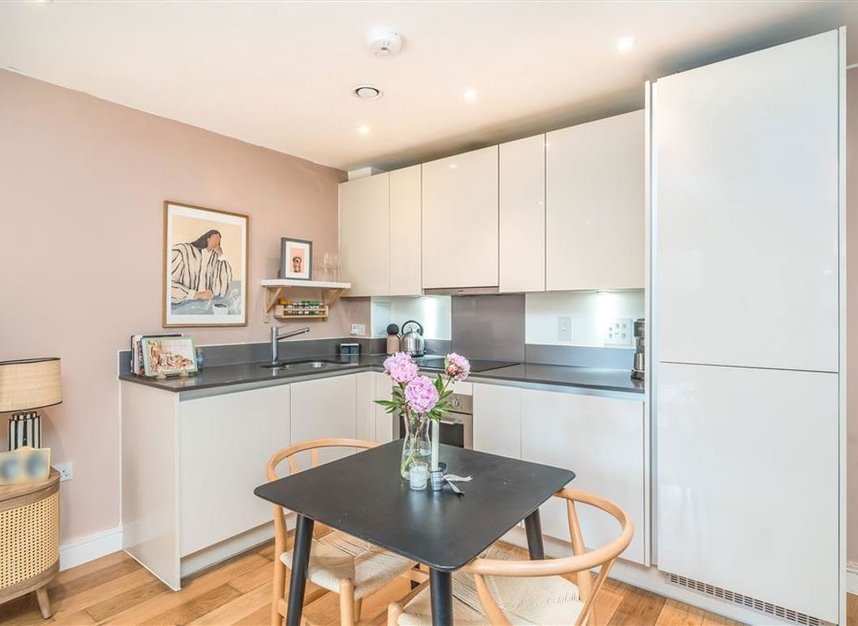 Properties for sale in Bradley Road - SW4 8FA view5