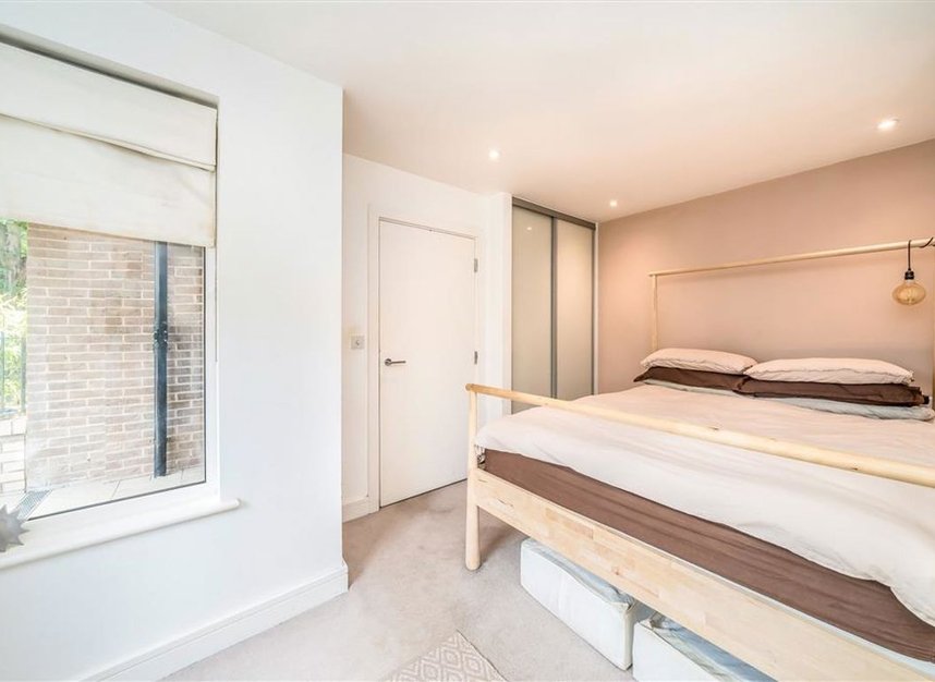 Properties for sale in Bradley Road - SW4 8FA view3