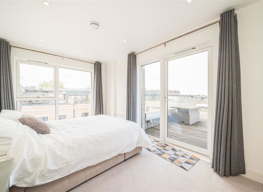 Properties for sale in Bradley Road - SW4 8FA view6