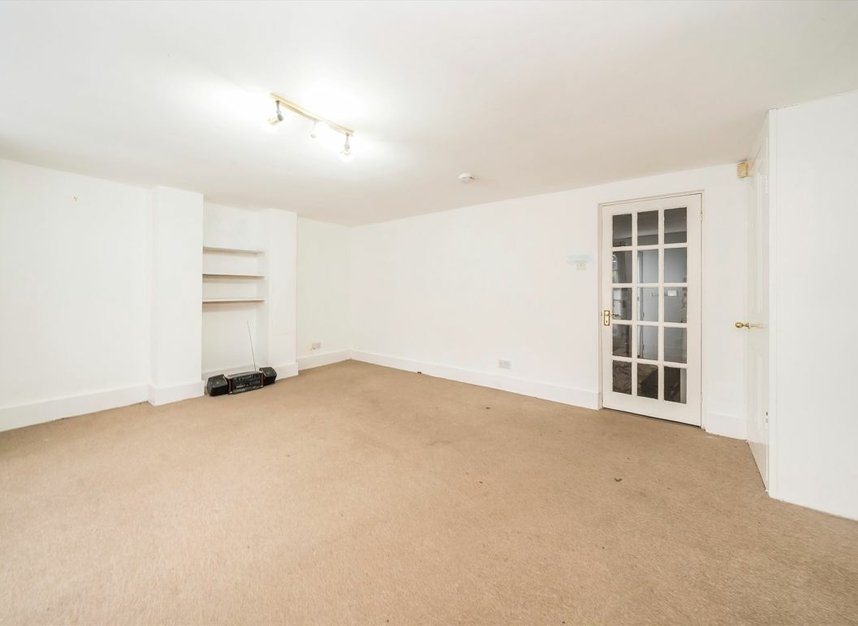 Properties for sale in Bramshill Gardens - NW5 1JH view2