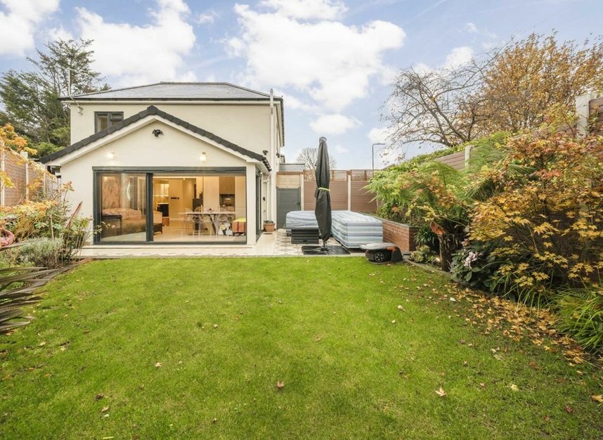 Properties for sale in Brassie Avenue - W3 7DF view4