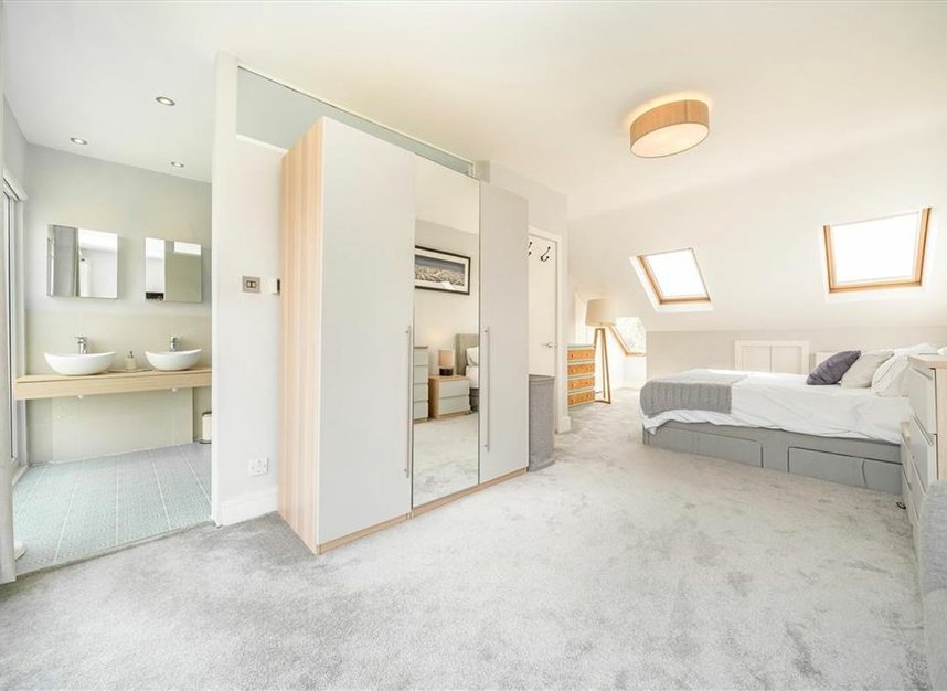 Properties for sale in Briarwood Road - SW4 9PJ view6