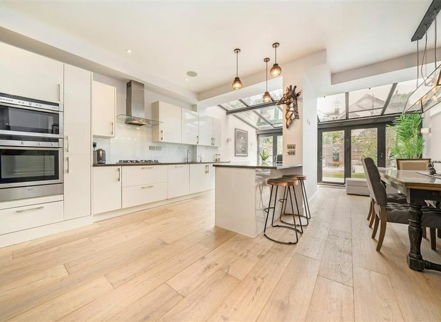 Properties for sale in Briarwood Road - SW4 9PJ view3