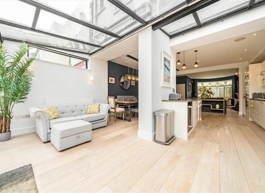 Properties for sale in Briarwood Road - SW4 9PJ view4