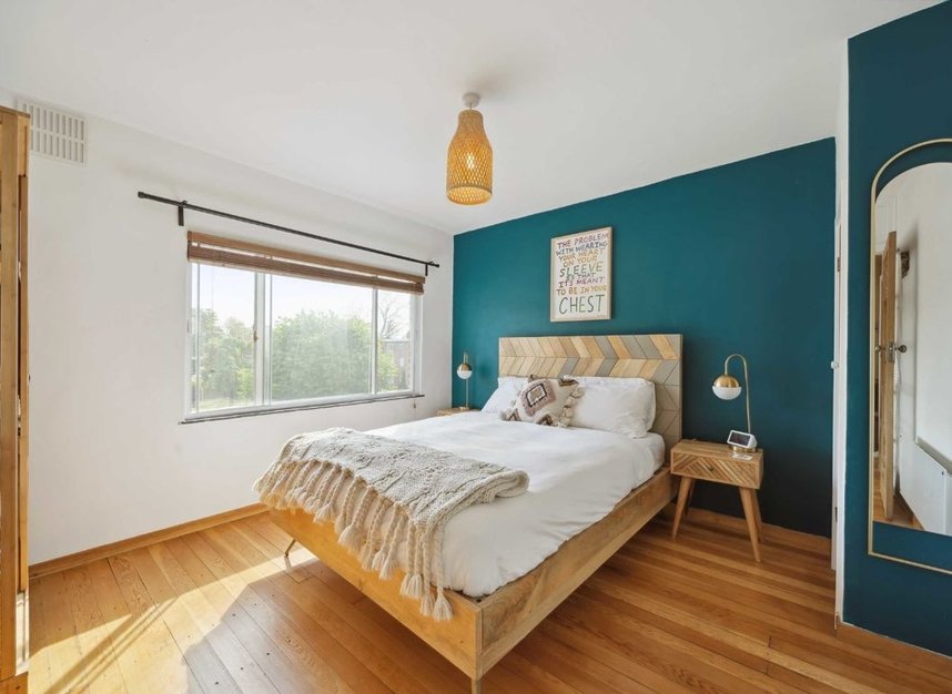 Flat for sale in Bridge Road, East Molesey, KT8 (Ref 225078) Dexters