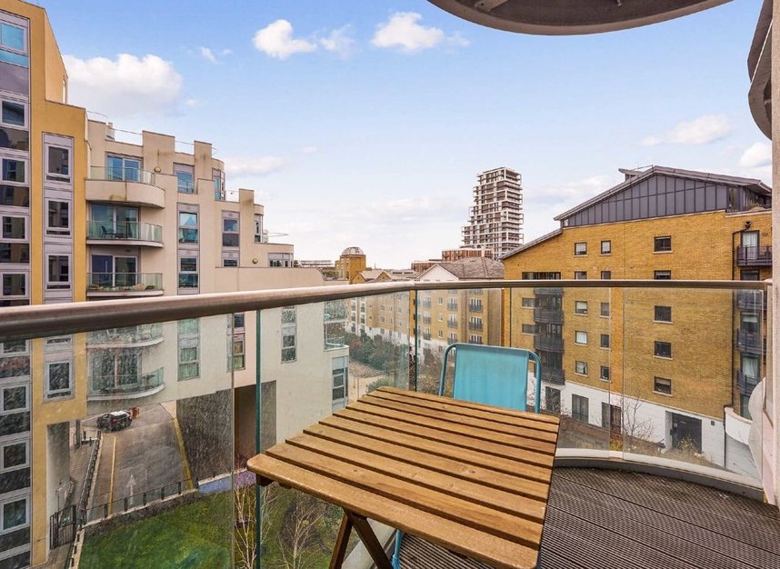 Flat for sale in Bridges Court Road, London, SW11 (Ref 207317) | Dexters