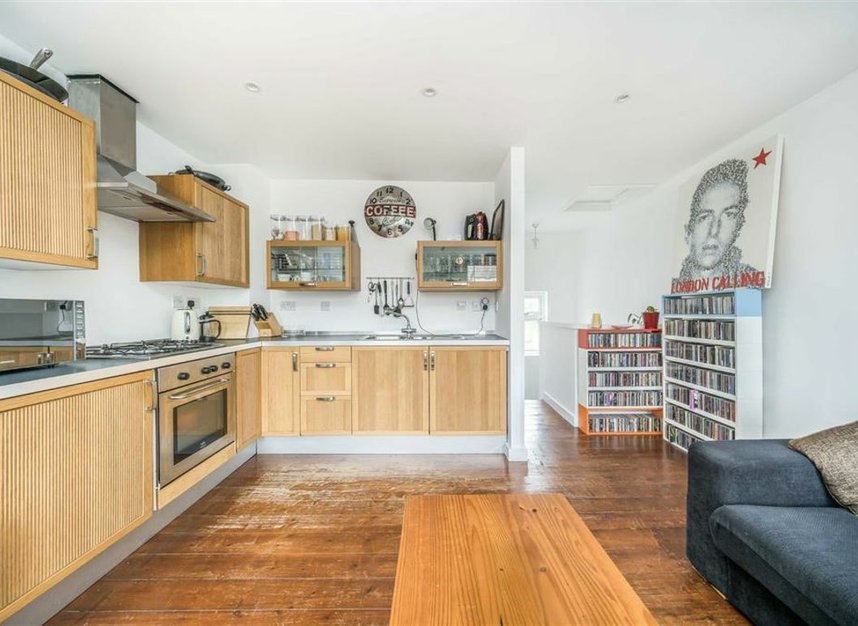 Properties sold in Brighton Grove - SE14 5UR view5