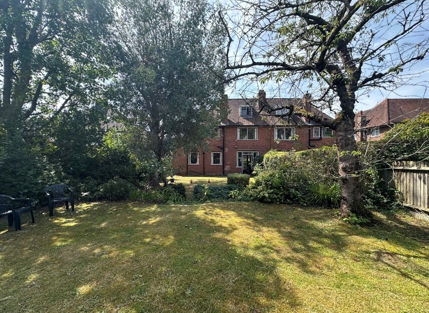 Properties for sale in Brim Hill - N2 0EZ view10