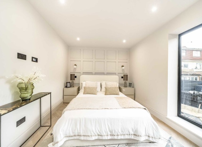 Properties for sale in Bromyard Avenue - W3 7FN view5