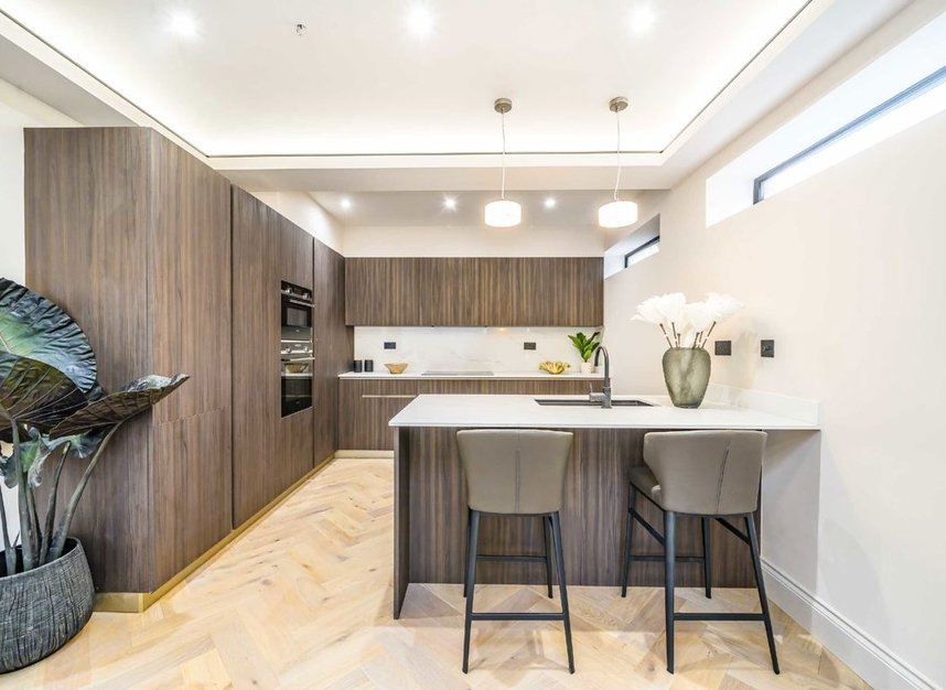 Properties for sale in Bromyard Avenue - W3 7FN view3