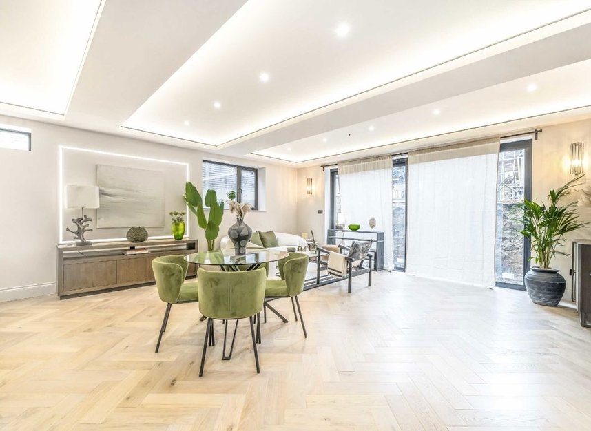 Properties for sale in Bromyard Avenue - W3 7FN view2