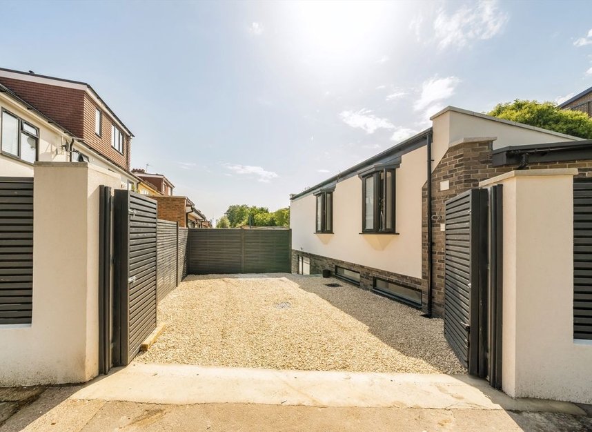Properties for sale in Bromyard Avenue - W3 7FN view1