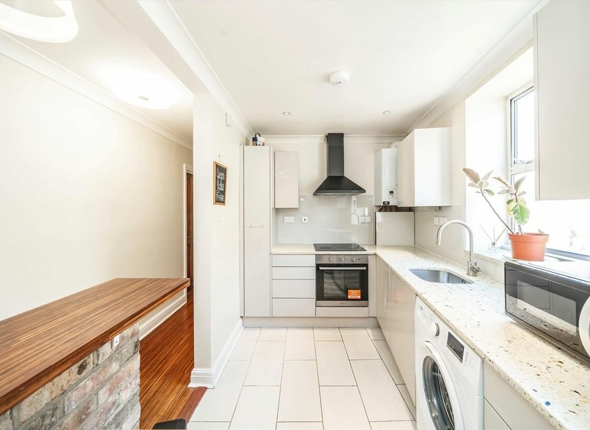 Properties sold in Brondesbury Road - NW6 6SB view3