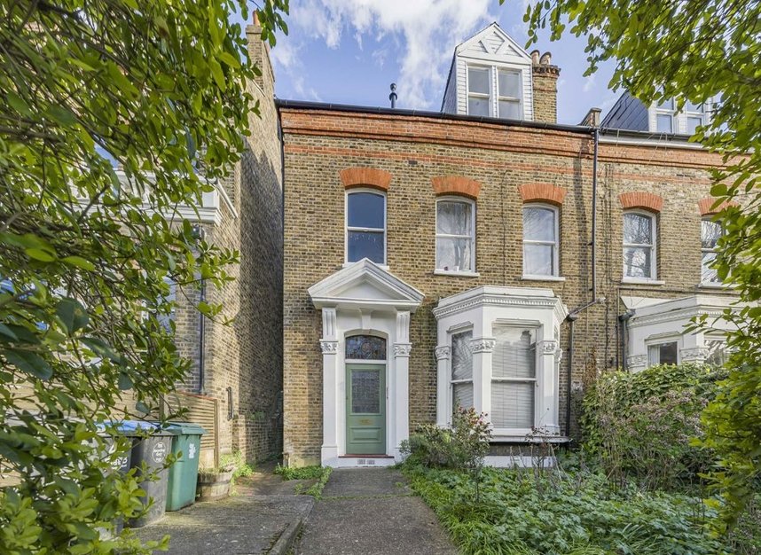 Properties for sale in Brondesbury Road - NW6 6BS view1