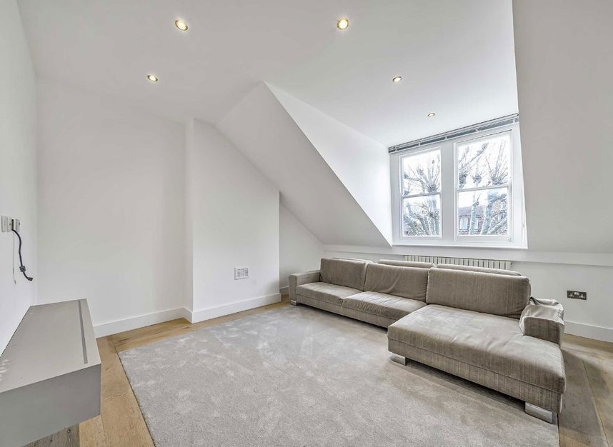Properties for sale in Brondesbury Road - NW6 6BS view3