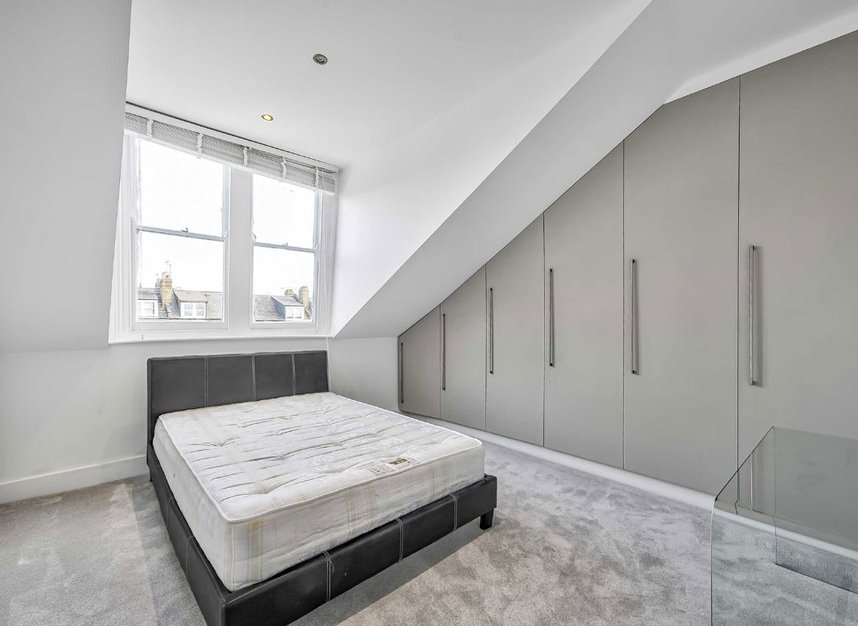 Properties for sale in Brondesbury Road - NW6 6BS view5