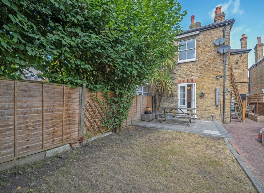 for sale in Broomfield Road, Surbiton, KT5 (Ref 209075