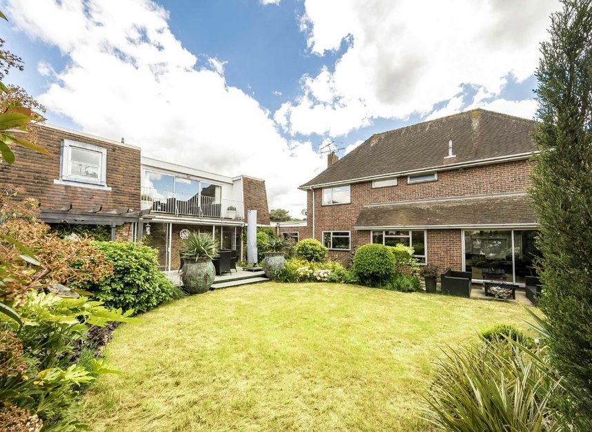 Properties sold in Broomfield - TW16 6SW view1