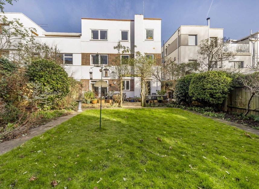Properties sold in Broughton Gardens - N6 5RS view8