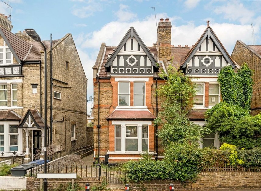 Properties for sale in Broughton Road - W13 8QW view1