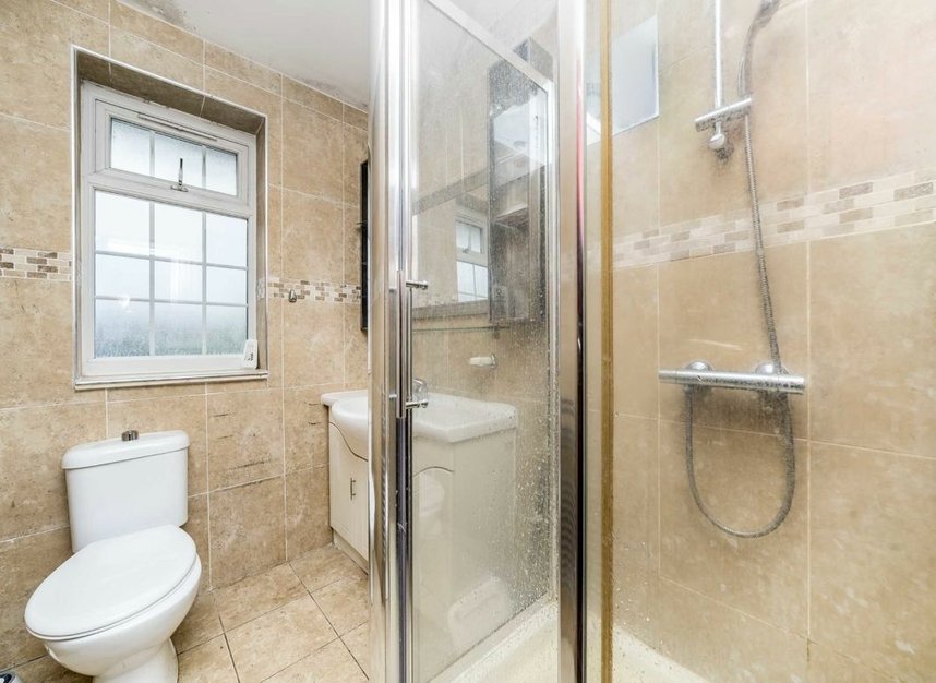 Properties for sale in Browning Avenue - W7 1AU view6