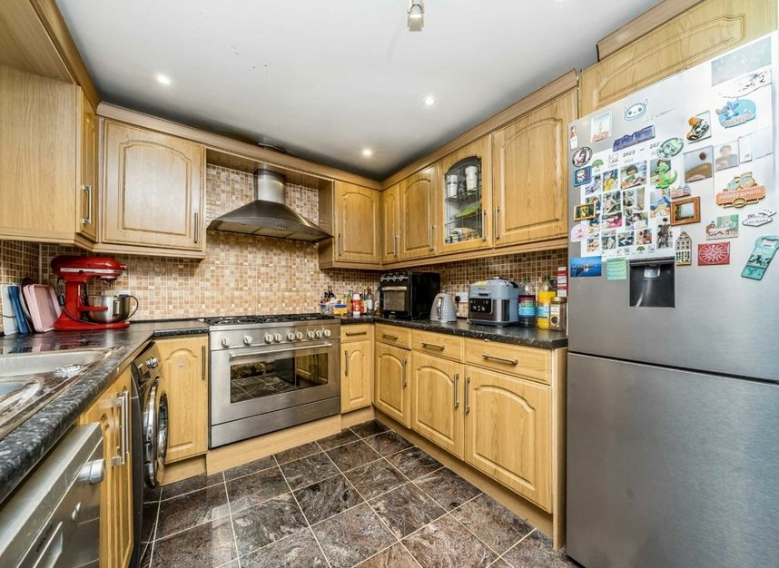 Properties for sale in Browning Avenue - W7 1AU view3