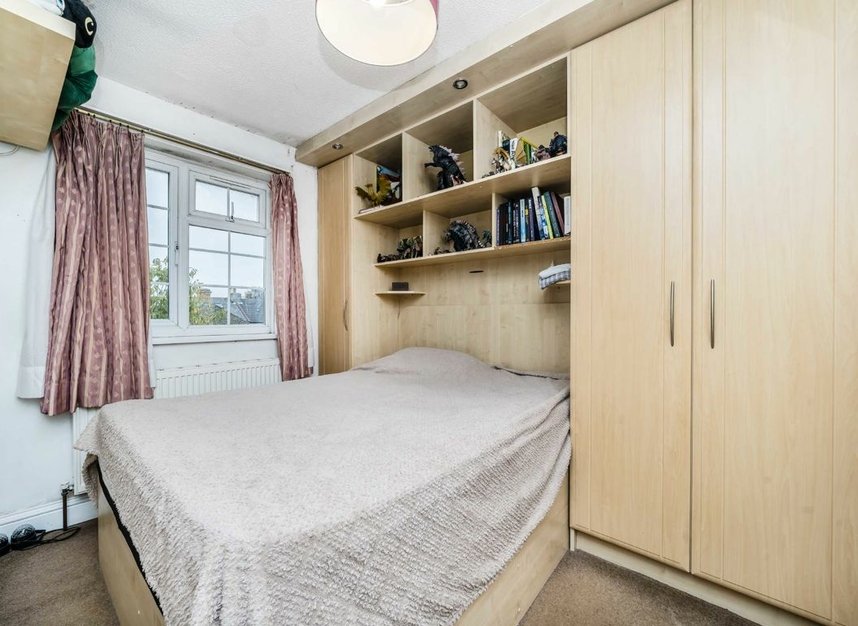 Properties for sale in Browning Avenue - W7 1AU view5