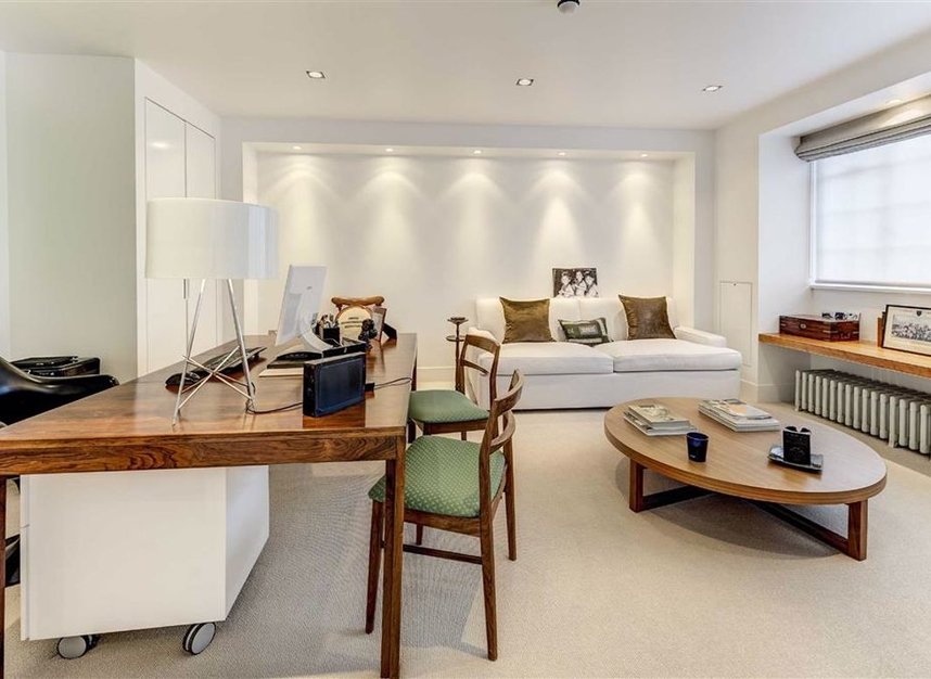 Properties sold in Buckingham Place - SW1E 6HR view12