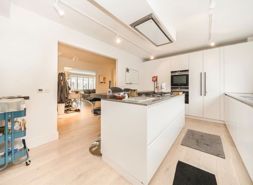 Properties for sale in Buckland Crescent - NW3 5DU view3