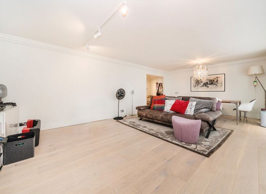 Properties for sale in Buckland Crescent - NW3 5DU view8