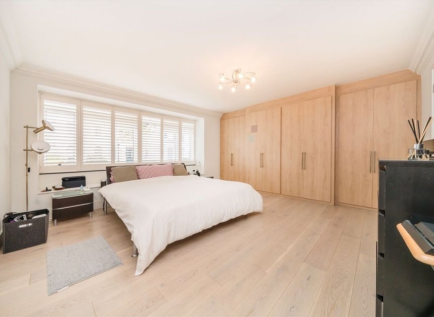 Properties for sale in Buckland Crescent - NW3 5DU view4