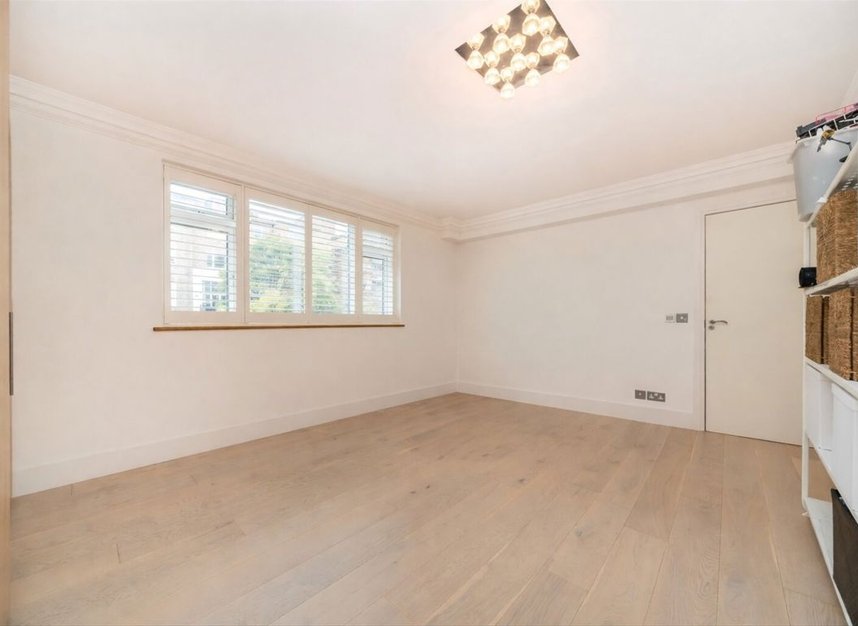 Properties for sale in Buckland Crescent - NW3 5DU view5