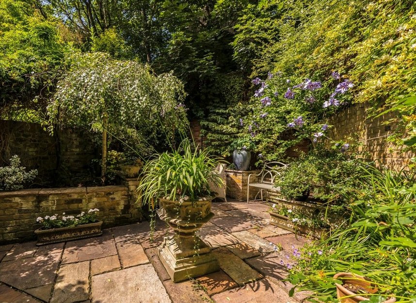 Properties sold in Burghley Road - NW5 1UH view8