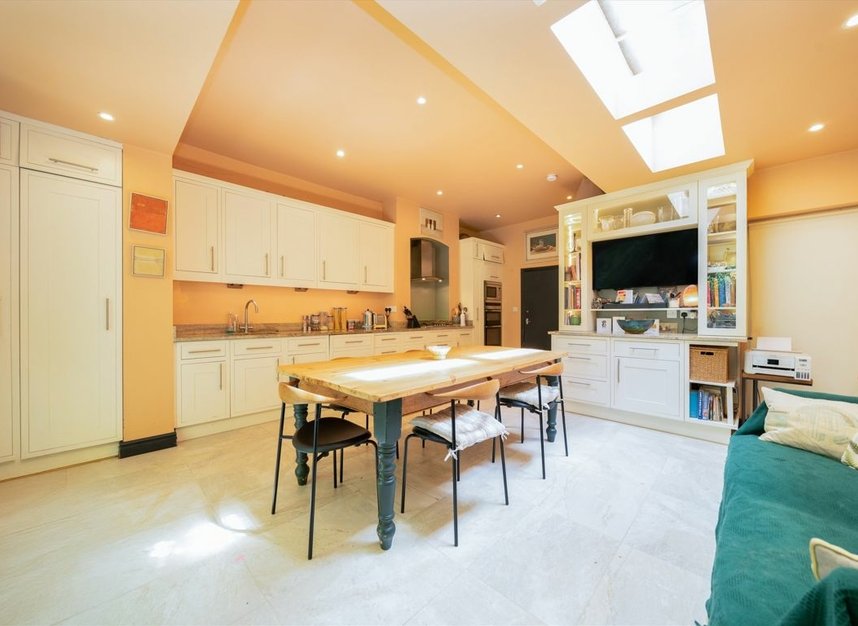 Properties sold in Burghley Road - NW5 1UH view10