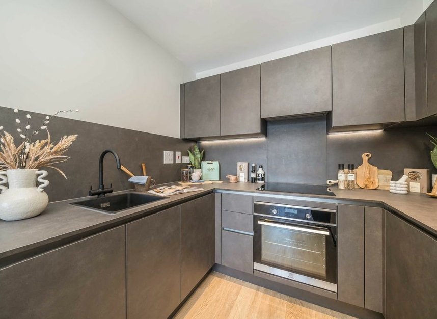 Properties for sale in Burlington Road - KT3 4NE view2