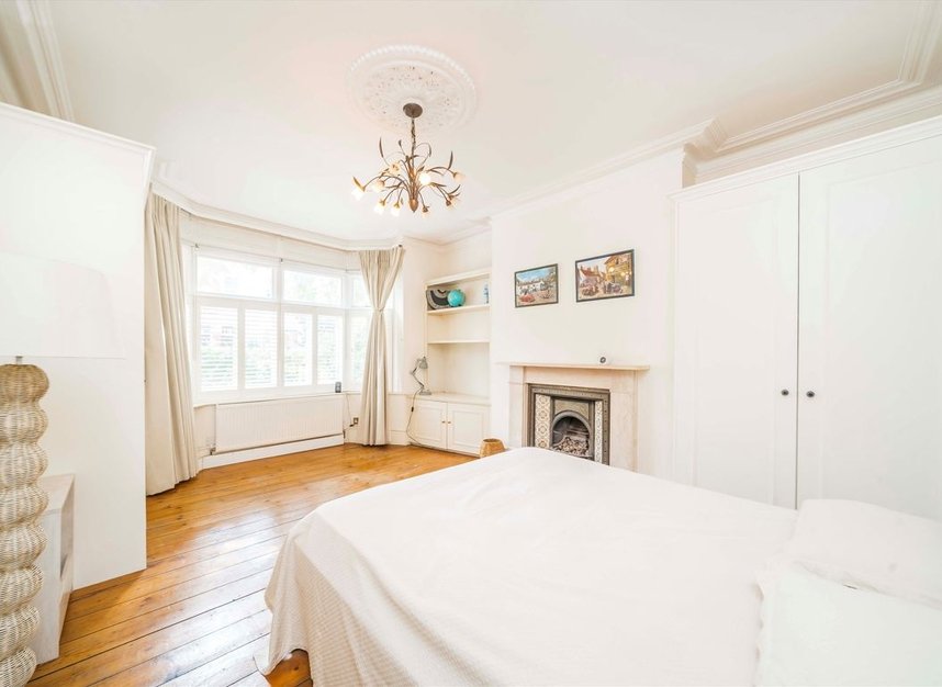 Properties for sale in Burnaby Gardens - W4 3DS view4