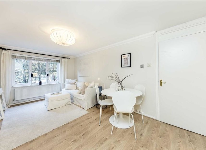 Flat for sale in Burnt Ash Hill, London, SE12 (Ref 218069) Dexters