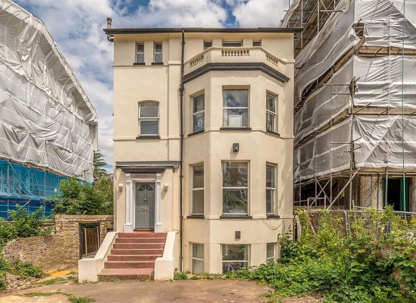 Properties for sale in Burnt Ash Hill - SE12 0AQ view1