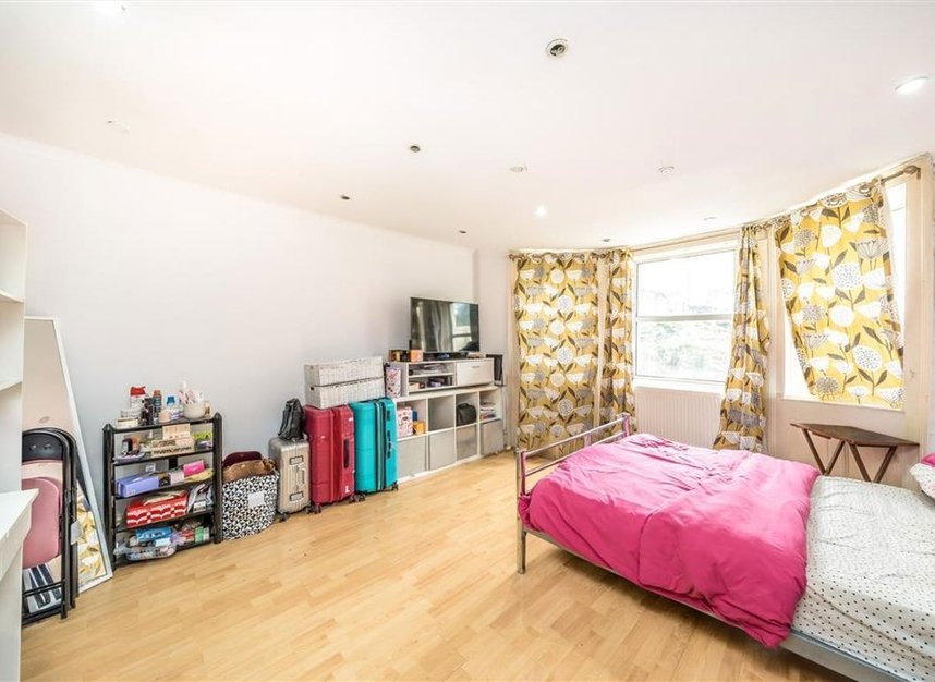 Properties for sale in Burnt Ash Hill - SE12 0AQ view3