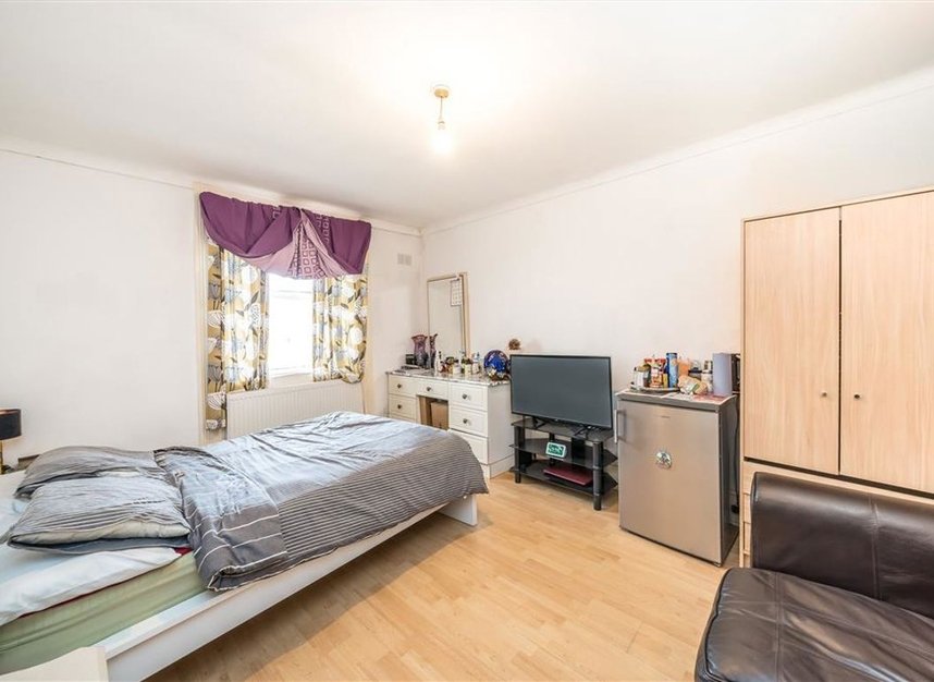 Properties for sale in Burnt Ash Hill - SE12 0AQ view4
