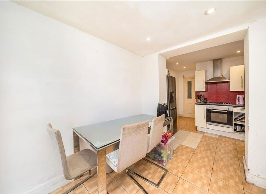 Properties for sale in Burnt Ash Hill - SE12 0AQ view2